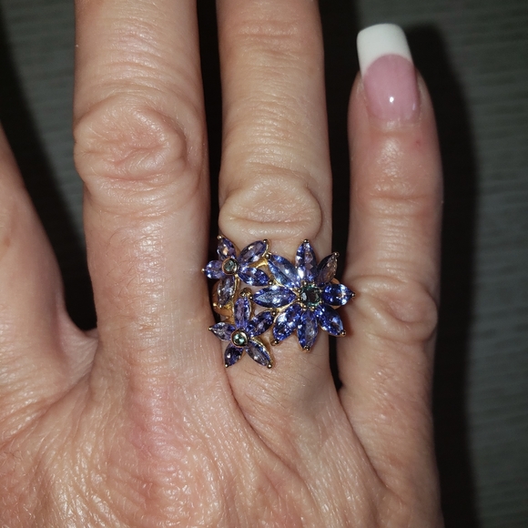 Gorgeous Tanzanite Ring - Picture 6 of 9